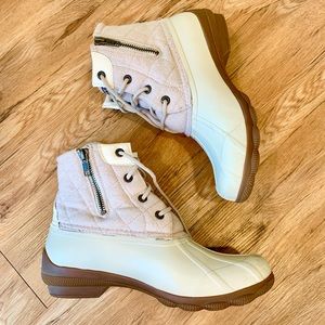 Sperry Duck Boots *missing one insole*